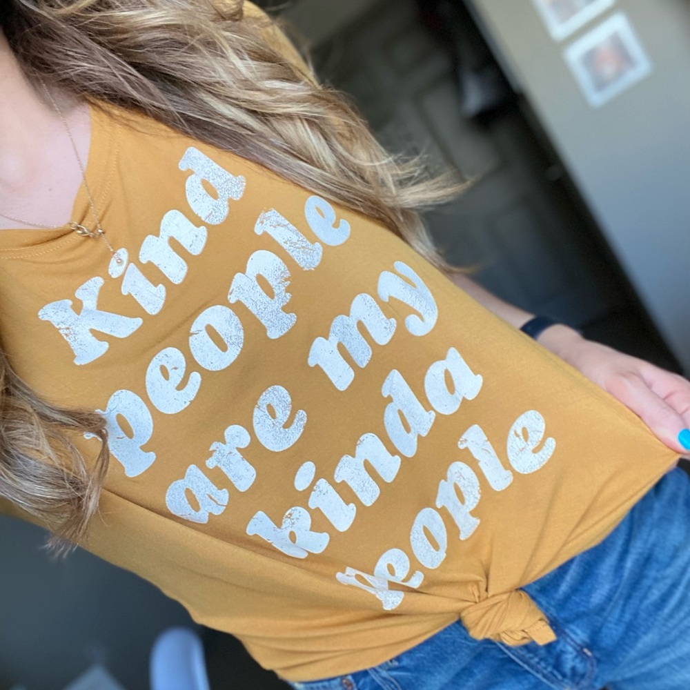 Maurices- Size M graphic tee. Very stretchy! Worn once.